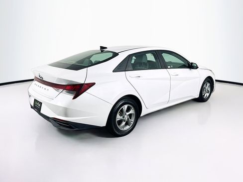 Used 2021 Hyundai Elantra SE image 9