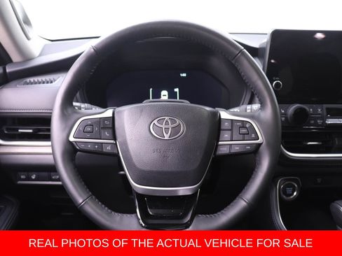 Certified 2025 Toyota Grand Highlander AWD image 12