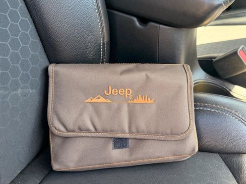 Used 2018 Jeep Compass Latitude w/ Popular Equipment Group AWD/4WD image 23