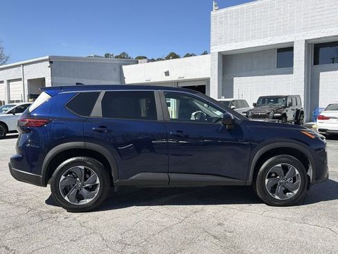 Certified 2025 Nissan Rogue SV image 23