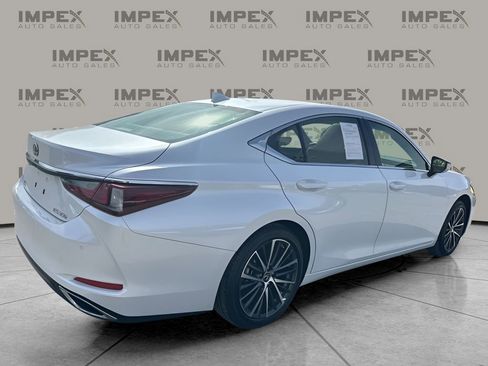 Used 2025 Lexus ES 350 w/ Premium Package image 5