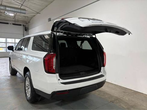 Used 2024 GMC Yukon XL SLE AWD/4WD image 5