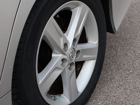 Used 2013 Toyota Camry SE image 37