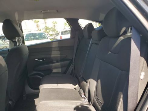 Used 2025 Hyundai Tucson SE FWD image 25