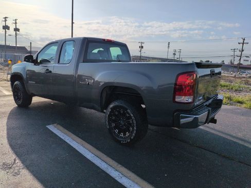 Used 2011 GMC Sierra 1500 W/T RWD image 3