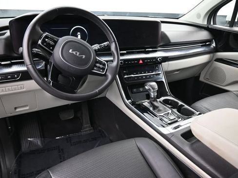 Used 2024 Kia Carnival SX Prestige FWD image 12