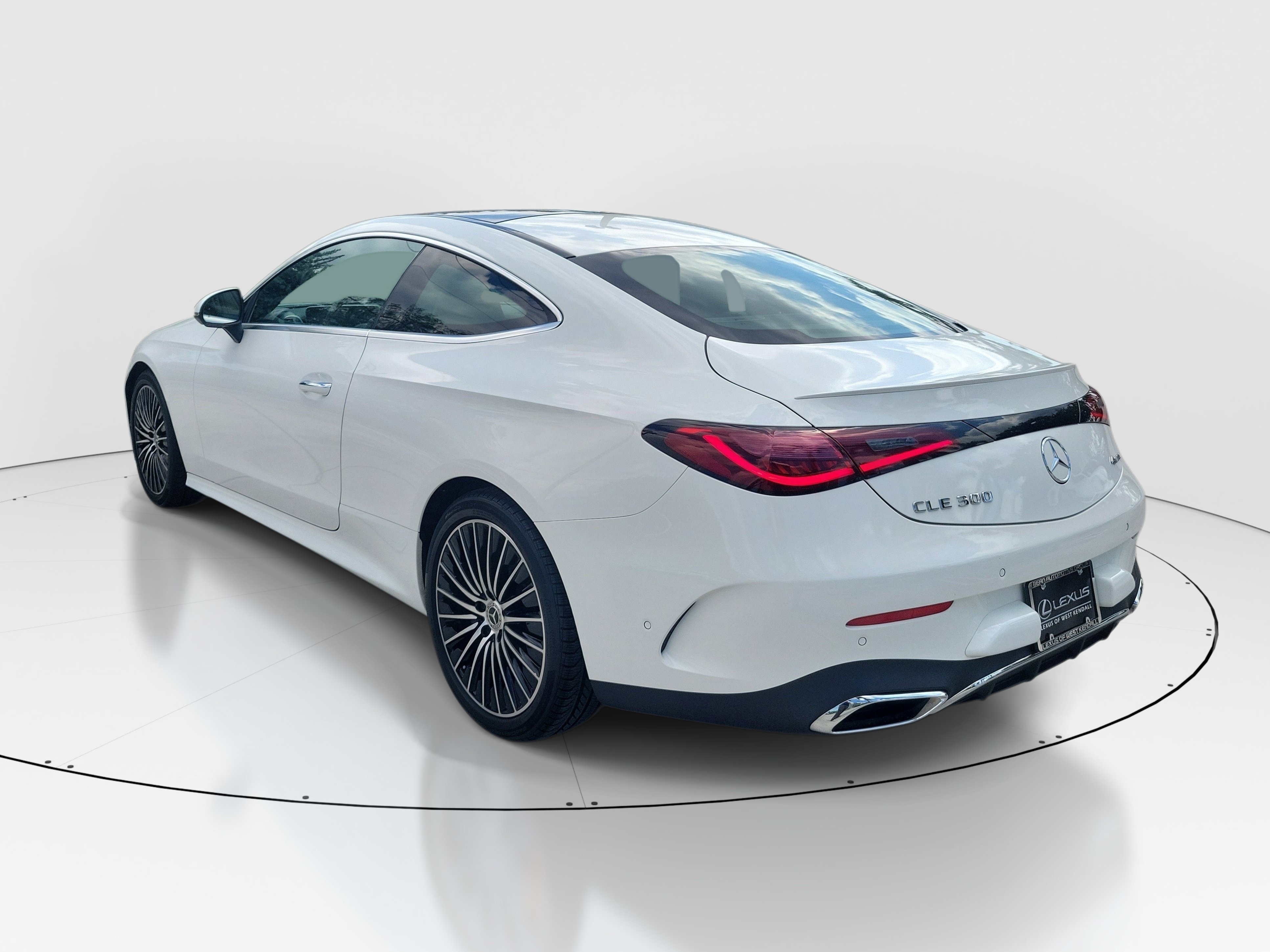 Used 2025 Mercedes-Benz CLE 300 4MATIC Coupe w/ AMG Line image 6