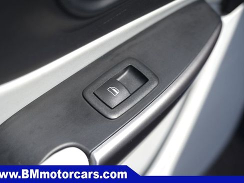 Used 2021 Jeep Cherokee Latitude Plus AWD/4WD image 24