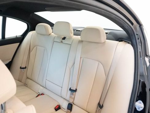 Used 2021 BMW 330i Sedan w/ Convenience Package RWD image 17