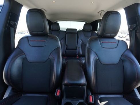 Used 2021 Jeep Cherokee Trailhawk AWD/4WD image 34