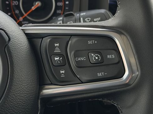 Used 2026 Jeep Wrangler Unlimited Sahara AWD/4WD image 14