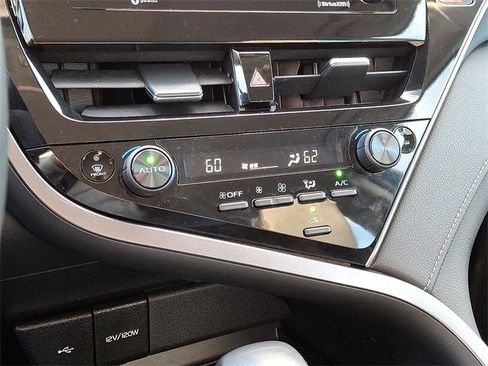 Used 2023 Toyota Camry SE image 16