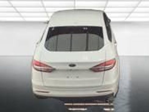 Used 2019 Ford Fusion SE FWD image 12