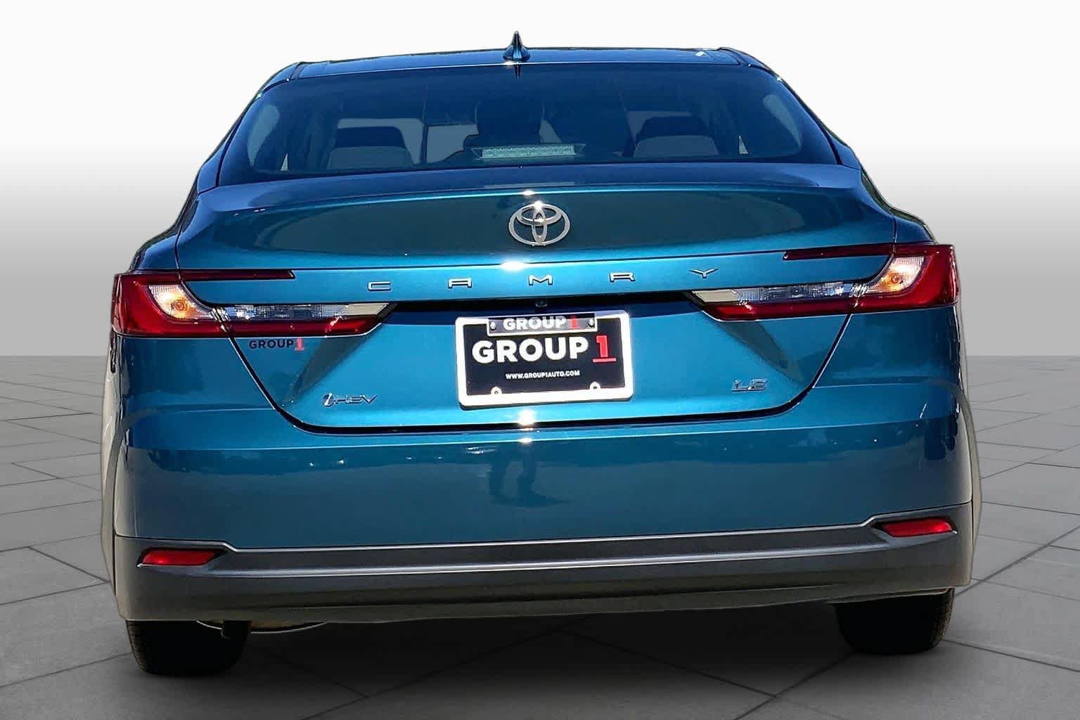 Used 2025 Toyota Camry LE FWD image 5