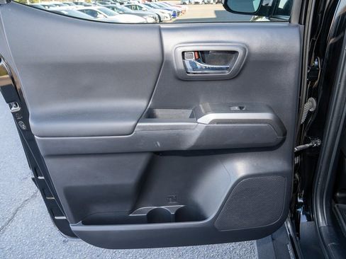 Certified 2023 Toyota Tacoma TRD Off-Road image 15