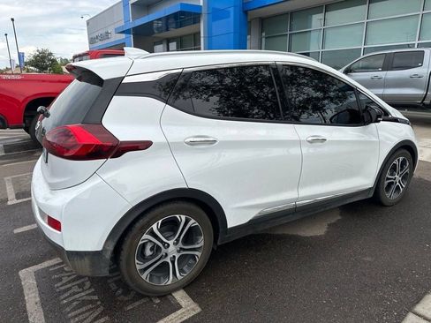 Used 2019 Chevrolet Bolt Premier w/ Infotainment Package FWD image 5