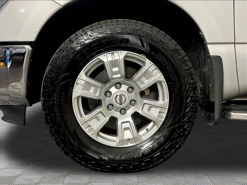 Used 2018 Nissan Titan SV w/ SV Convenience Package AWD/4WD image 34