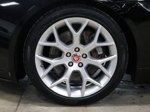 Used 2019 Jaguar F-TYPE Convertible image 36