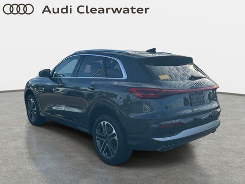 Used 2025 Audi Q5 Premium w/ Convenience Package AWD/4WD image 2