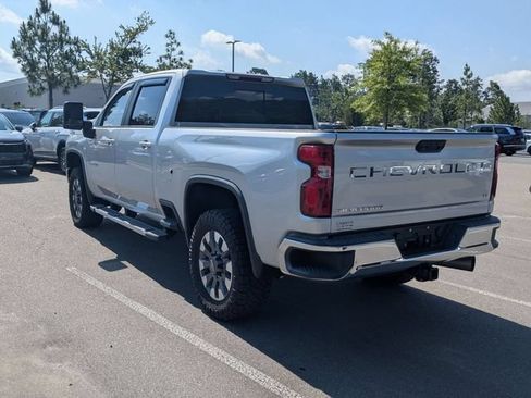 Used 2021 Chevrolet Silverado 2500 LT w/ Convenience Package AWD/4WD image 3