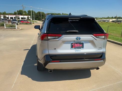 Used 2022 Toyota RAV4 XSE AWD/4WD image 8