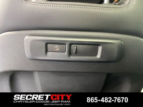 Used 2022 BMW X5 xDrive40i w/ Premium Package AWD/4WD image 28