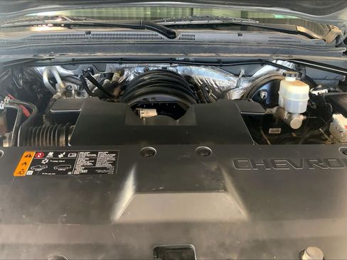 Used 2017 Chevrolet Suburban LT RWD image 29
