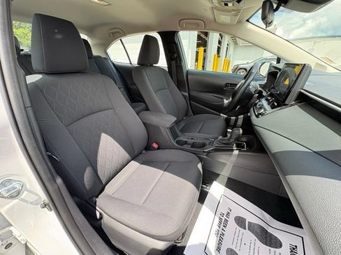 Used 2025 Toyota Corolla LE FWD image 23
