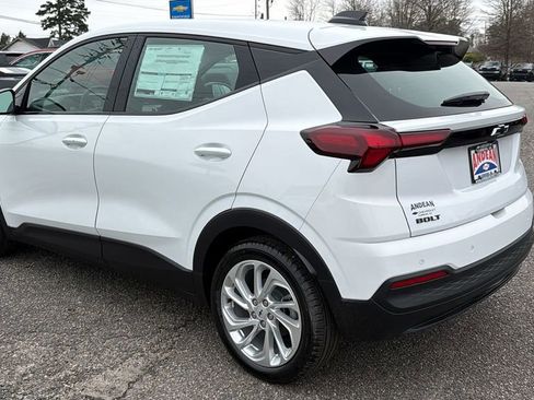 New 2027 Chevrolet Bolt LT w/ Comfort Package image 7