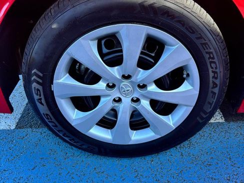 Used 2020 Toyota Corolla LE FWD image 25