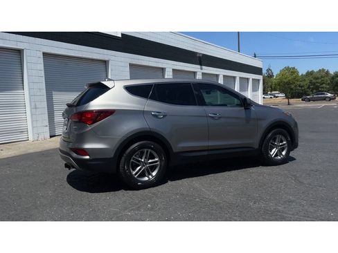 Used 2017 Hyundai Santa Fe Sport FWD image 3