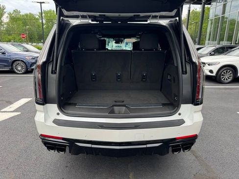 Used 2025 Cadillac Escalade V w/ LPO, ONYX Package AWD/4WD image 10