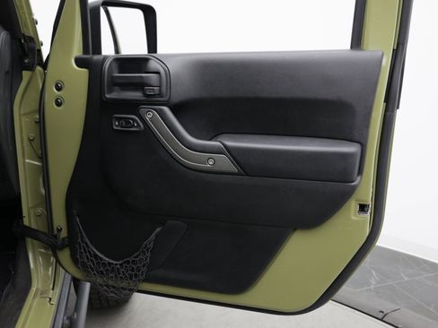 Used 2013 Jeep Wrangler Unlimited Sport AWD/4WD image 39