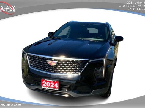 Used 2024 Cadillac XT4 Premium Luxury AWD/4WD image 2