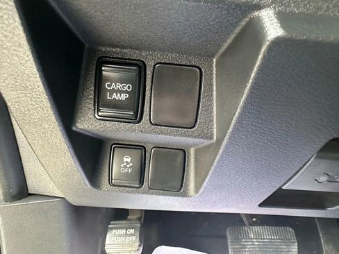 Used 2023 Nissan Frontier SV w/ SV Convenience Package image 44