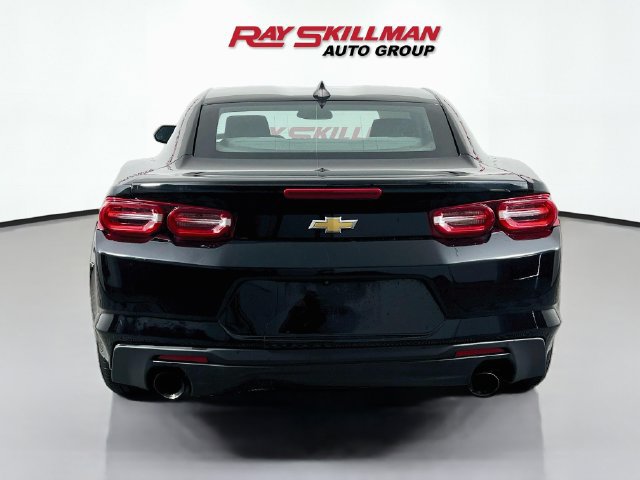 Used 2022 Chevrolet Camaro LT RWD image 3