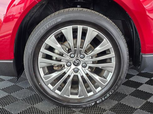 Used 2023 Toyota Venza Limited AWD/4WD image 11