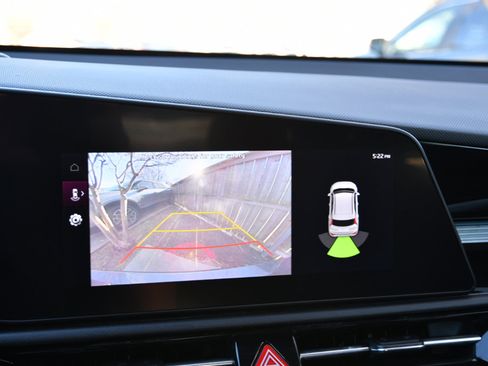 Used 2023 Kia Niro EX Touring image 36