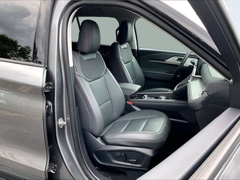 Used 2026 Ford Explorer Active w/ Active Comfort Package RWD image 30