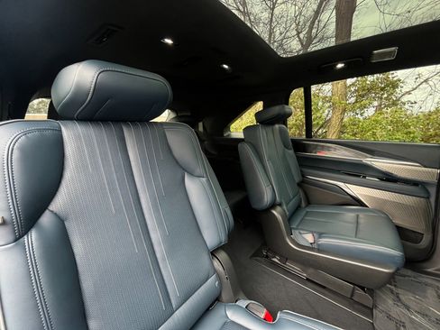 Used 2025 Cadillac Escalade IQ Luxury 2 image 46