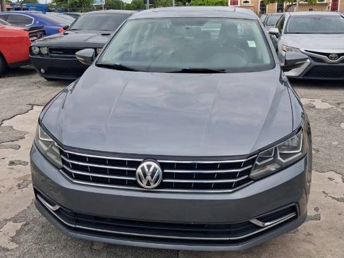 Used 2017 Volkswagen Passat 1.8T SE FWD image 1