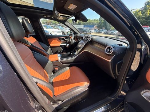 Used 2023 Mercedes-Benz GLC 300 4MATIC image 17