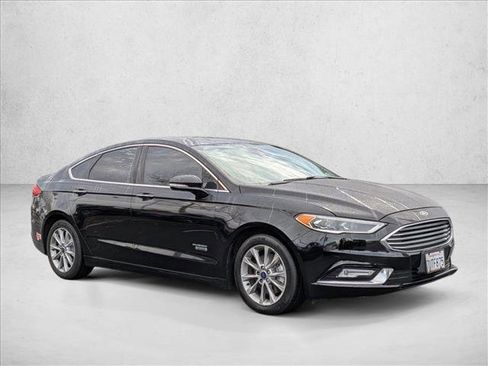 Used 2017 Ford Fusion Energi Titanium image 3