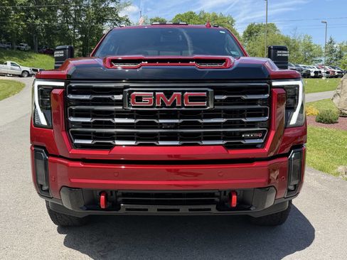 Used 2024 GMC Sierra 3500 AT4 w/ AT4 Preferred Package AWD/4WD image 3