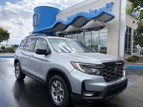 Used 2023 Honda Passport TrailSport image 1