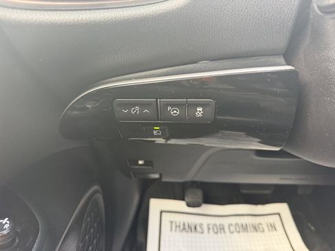 Used 2021 Toyota Prius XLE image 28