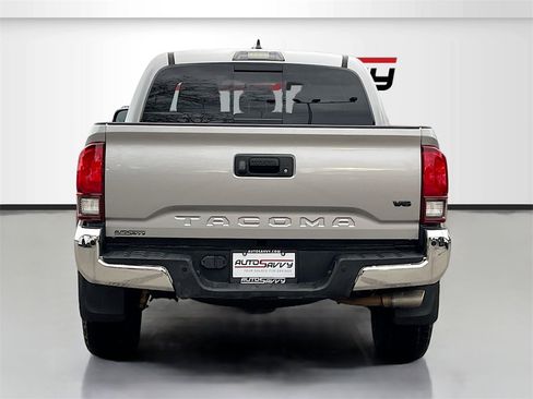 Used 2019 Toyota Tacoma w/ TRD Off-Road Package image 6