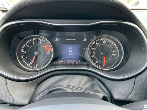 Used 2022 Jeep Cherokee Trailhawk AWD/4WD image 19