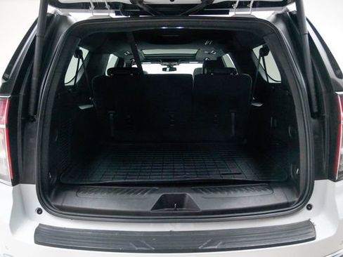 Used 2021 Chevrolet Suburban LT image 12