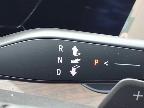 New 2026 Chevrolet Suburban High Country image 23